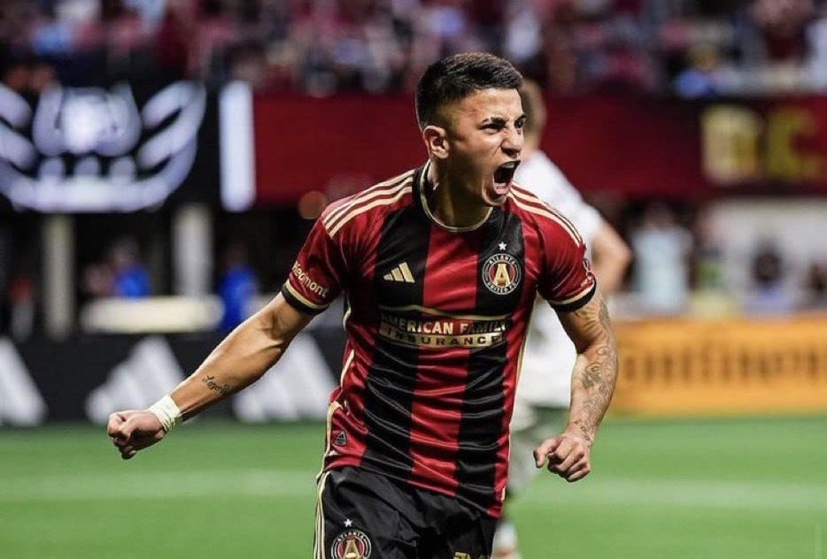 Thiago Almada comemora gol pelo Atlanta United