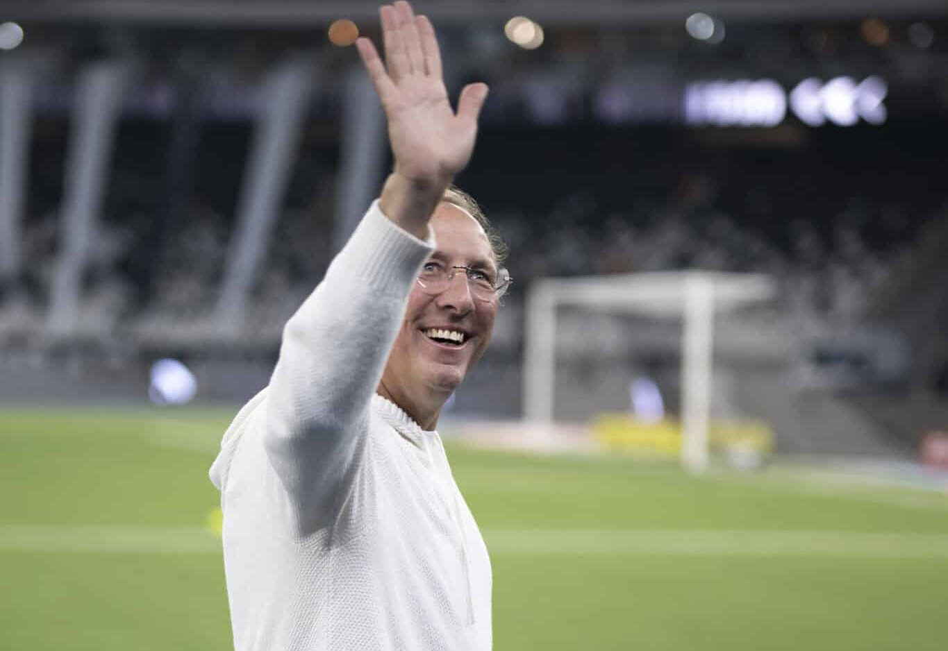 RJ - RIO DE JANEIRO - 17/07/2024 - BRASILEIRO A 2024, BOTAFOGO X PALMEIRAS - John Textor dono da SAF do Botafogo antes da partida contra o Palmeiras no estadio Engenhao pelo campeonato Brasileiro A 2024. Foto: Jorge Rodrigues/AGIF