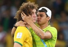 Thiago Silva consola David Luiz após vexame brasileiro na Copa do Mundo - Foto: Ian MacNicol/Getty Images