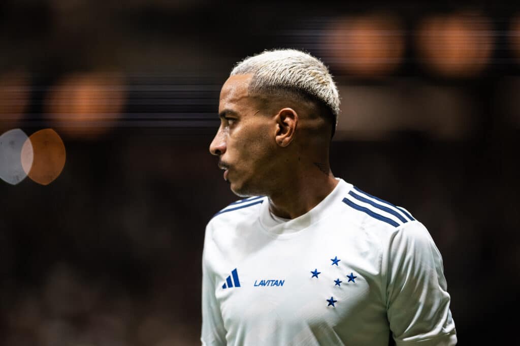 Confira números de Matheus Pereira nos clássicos contra o Atlético-MG