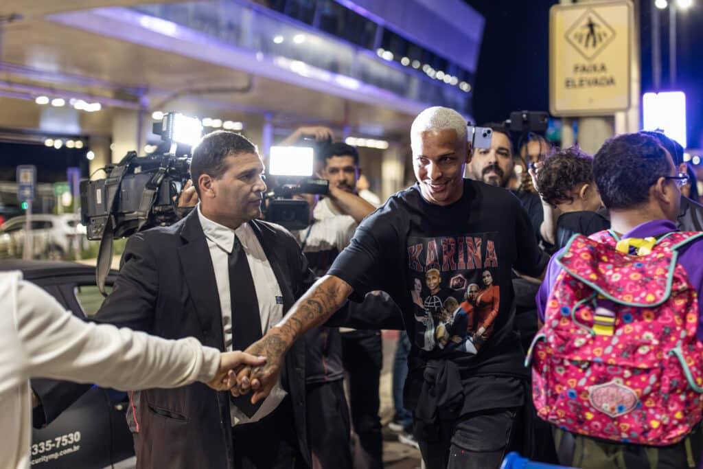 Chegada de Deyverson a BH - Foto: Divulgação Atlético-MG