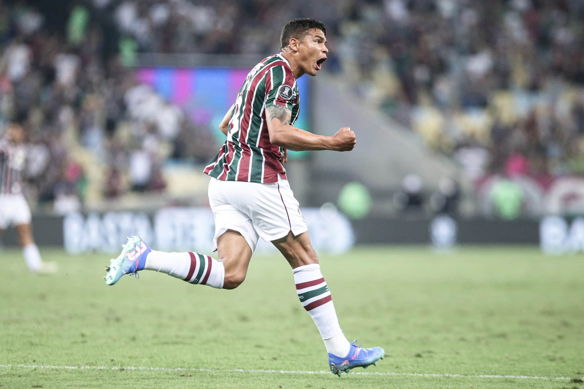 Thiago Silva comemora gol em Fluminense x Grêmio