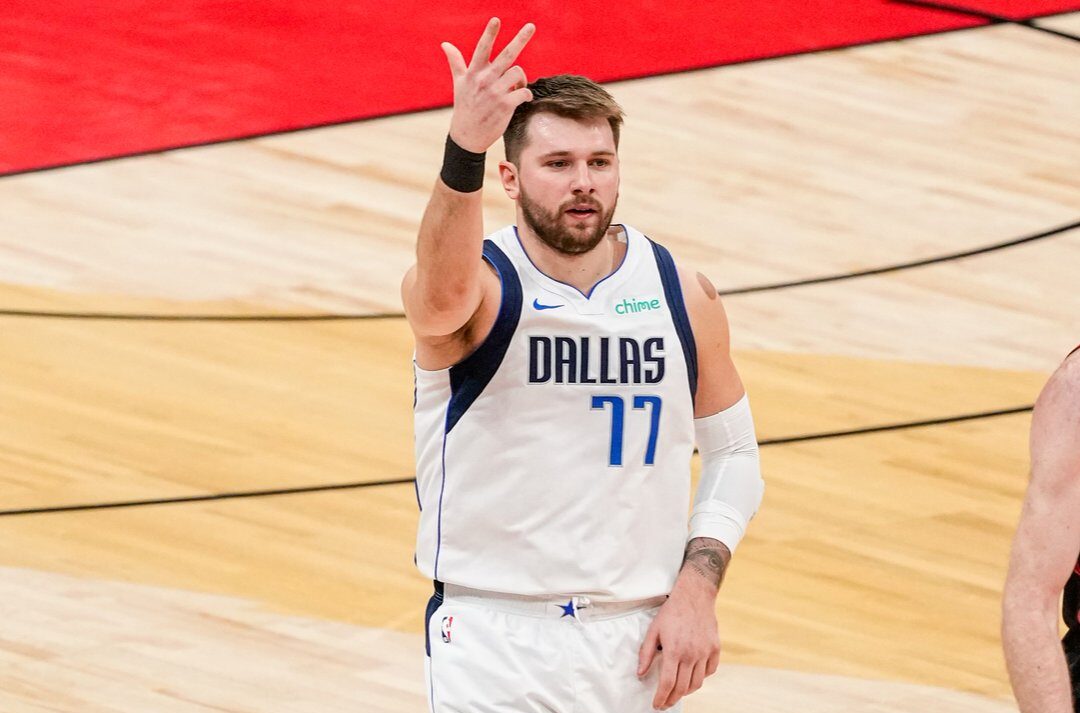 Luka Doncic pelo Dallas Mavericks é um dos destaques dos jogos da NBA hoje