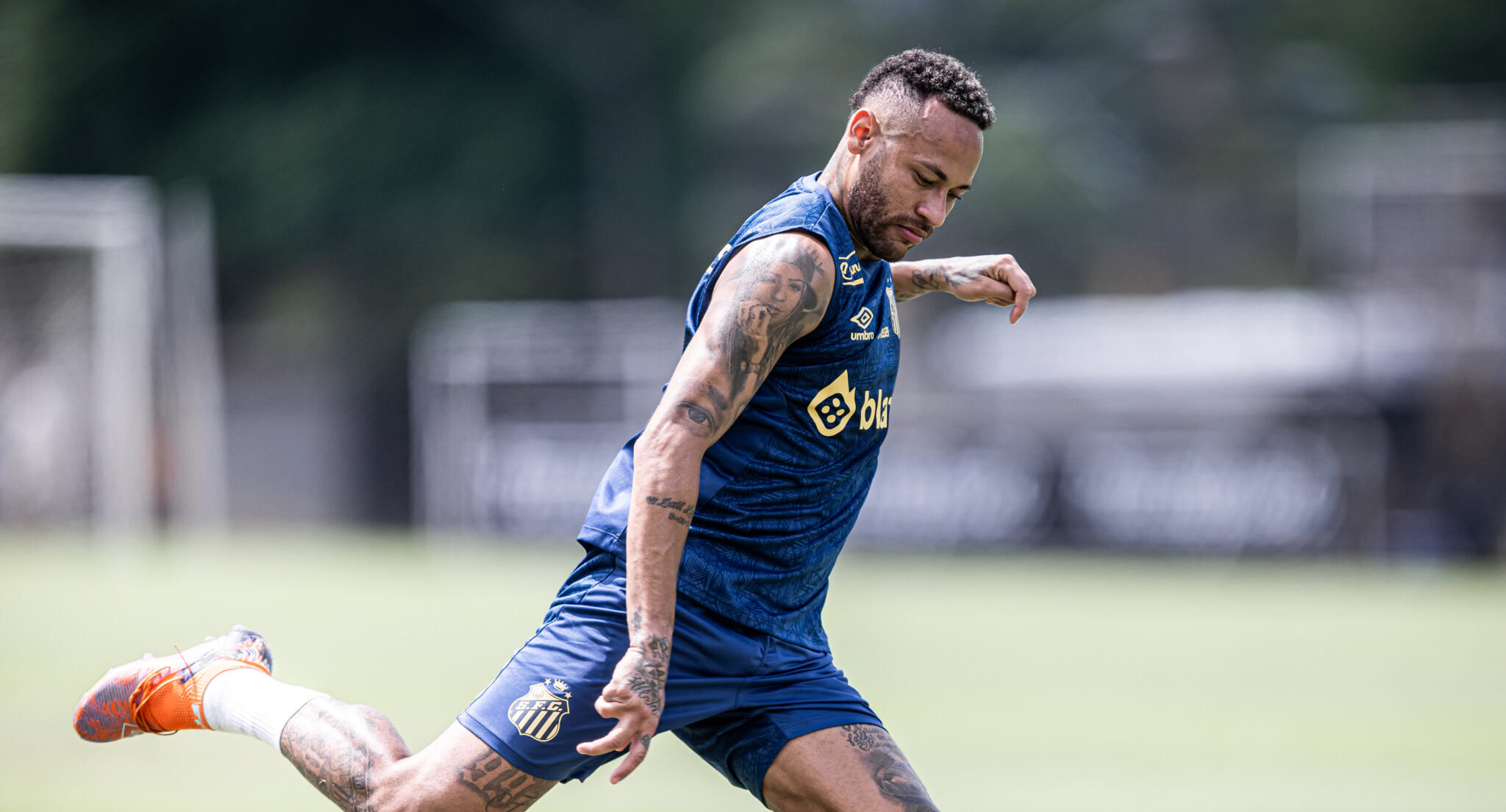 Neymar em treino do Santos