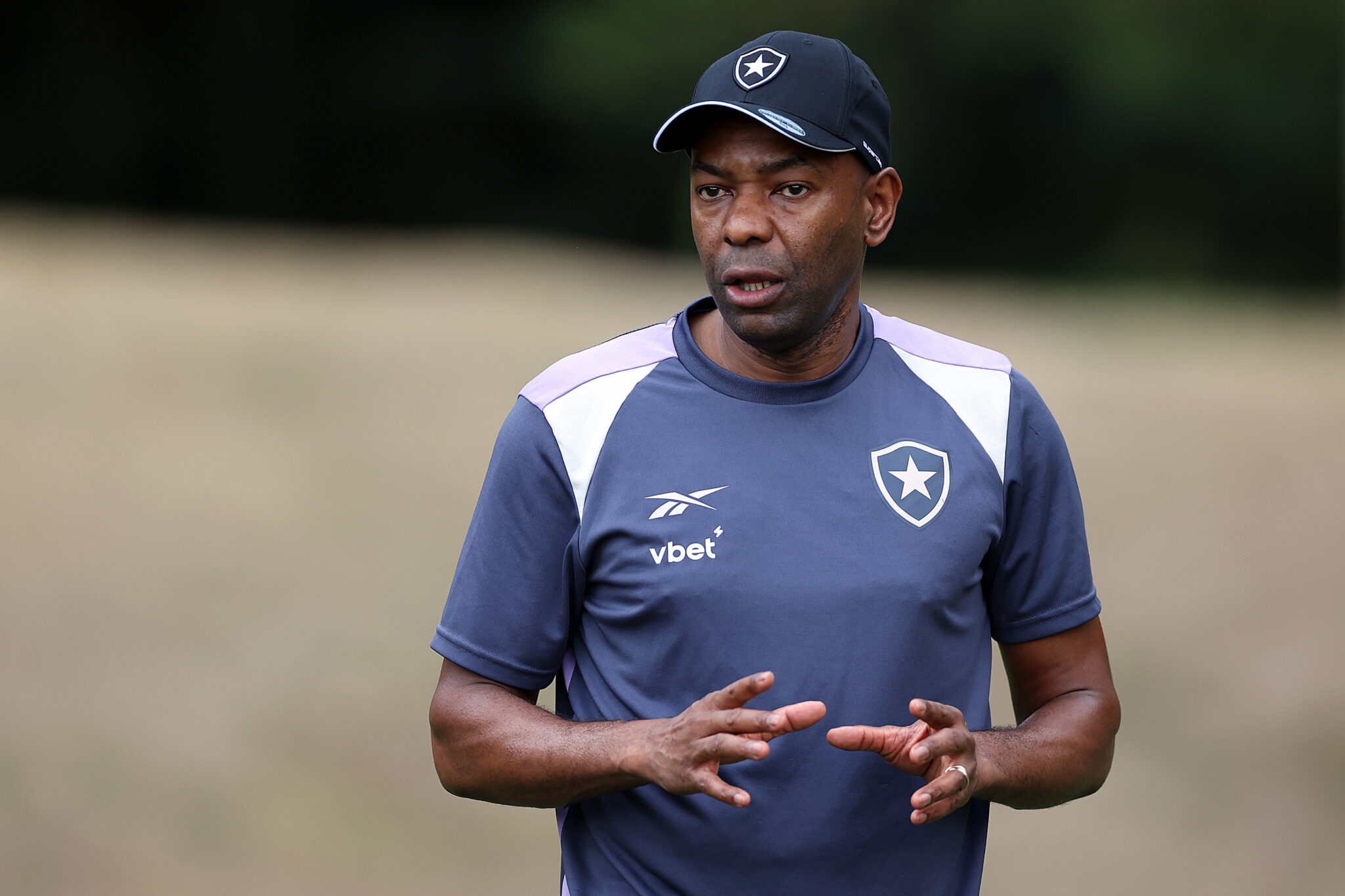 Claudio Caçapa em treino do Botafogo
