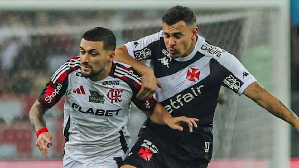 Hugo Moura em ação no jogo entre Vasco e Flamengo