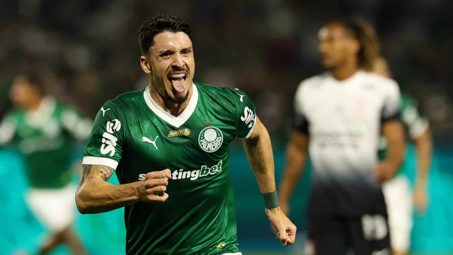 O jogador Joaquín Piquerez, da SE Palmeiras, comemora seu gol contra a equipe do SC Corinthians P, durante partida válida pela terceira rodada, do Campeonato Brasileiro, Série A, na Arena Barueri. (Foto: Cesar Greco/Palmeiras/by Canon)