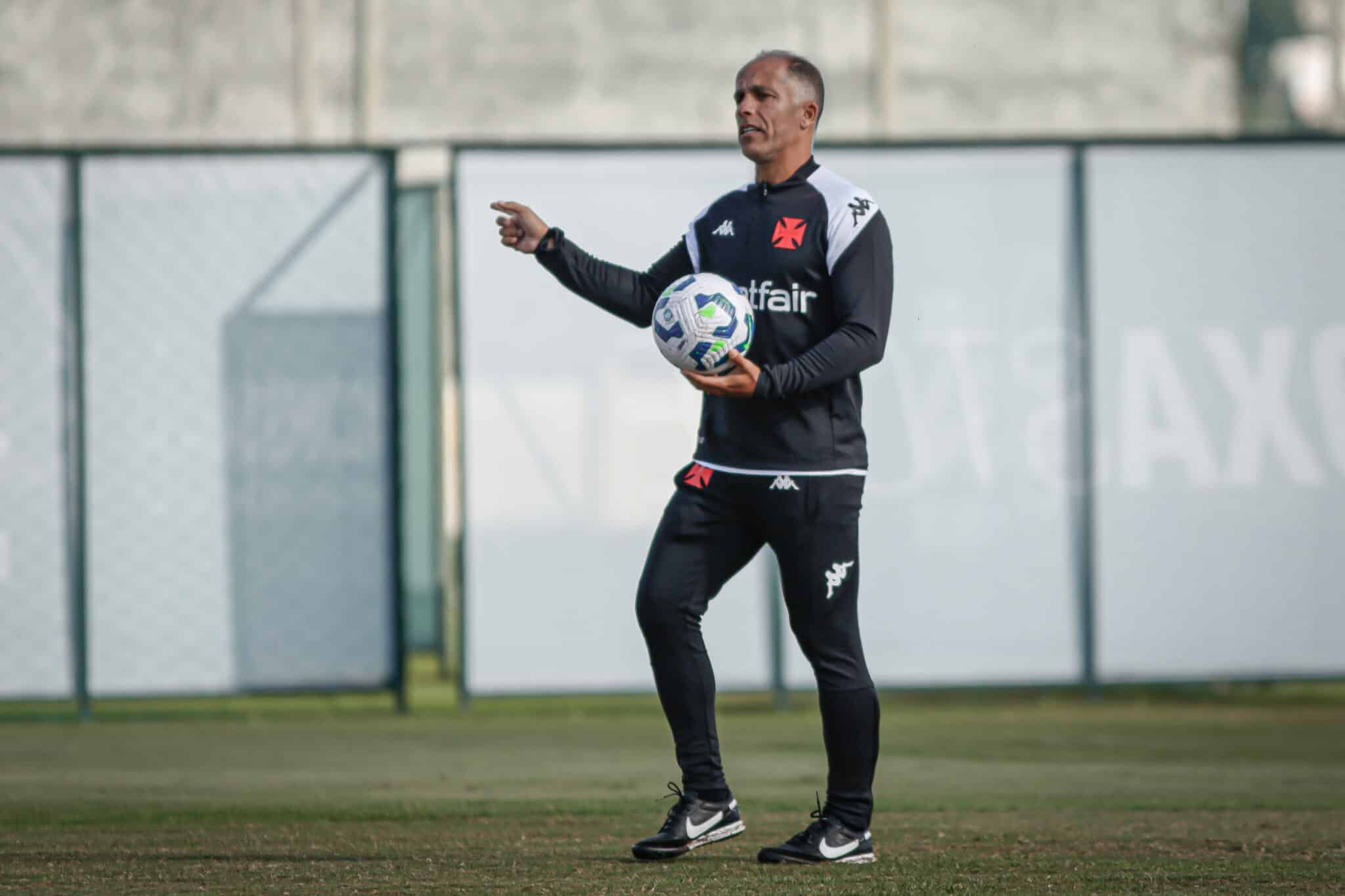 Felipe Loureiro, técnico interino do Vasco
