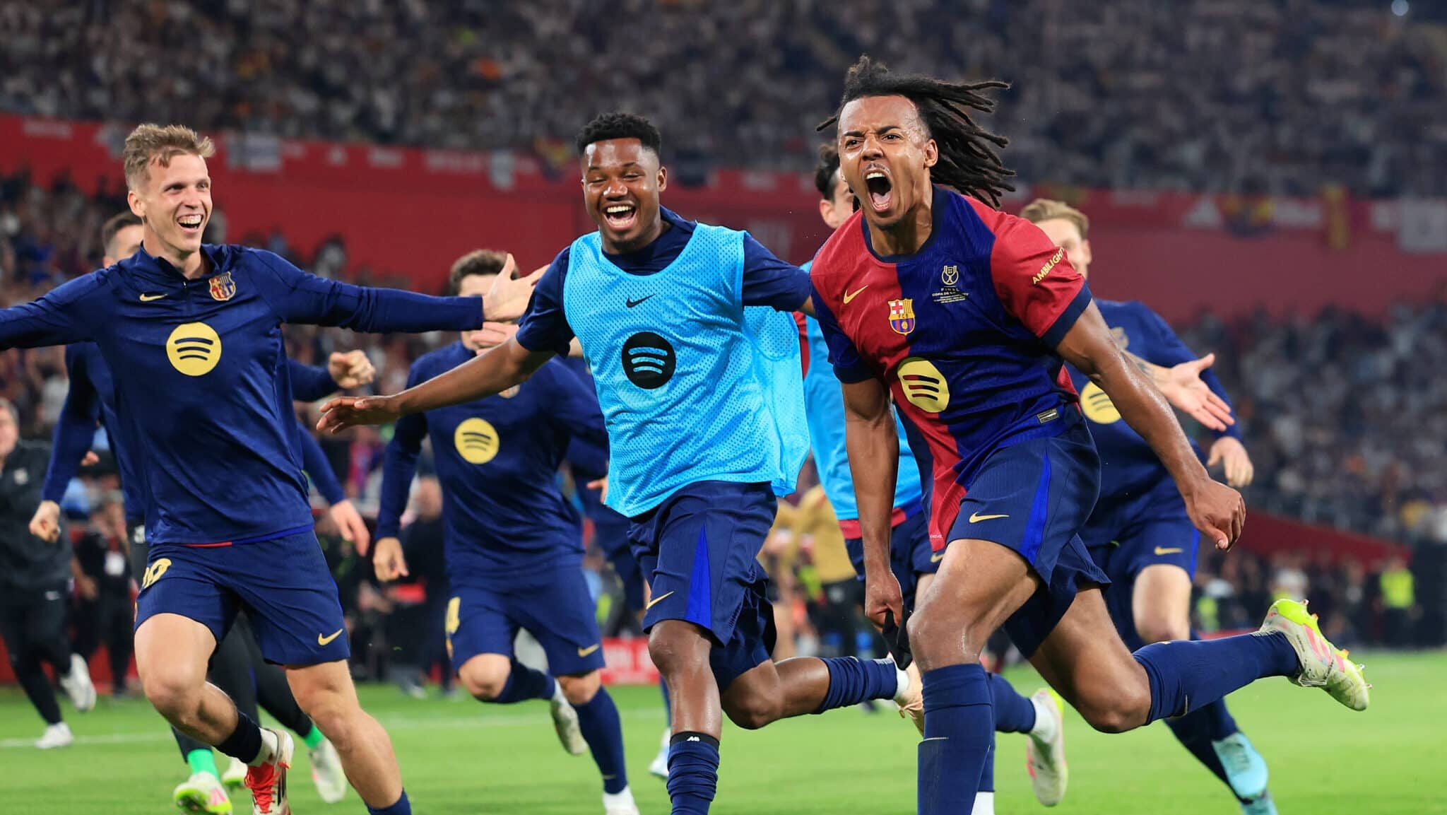 Jules Koundé comemorando o gol do título do Barcelona pela Copa do Rei