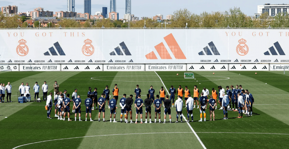 Real Madrid realizou um minuto de silêncio em homenagem ao Papa