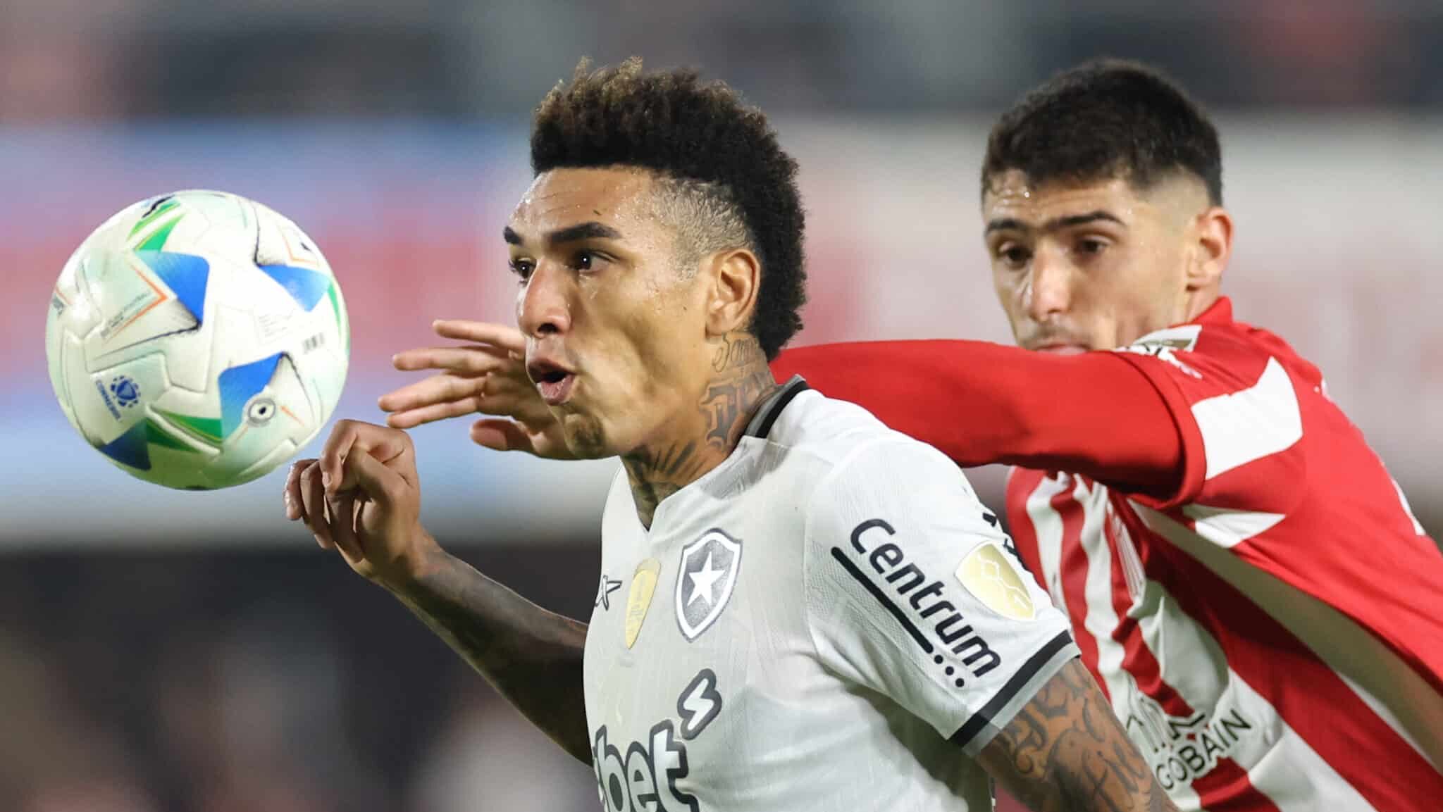 Igor Jesus pelo Botafogo contra o Estudiantes