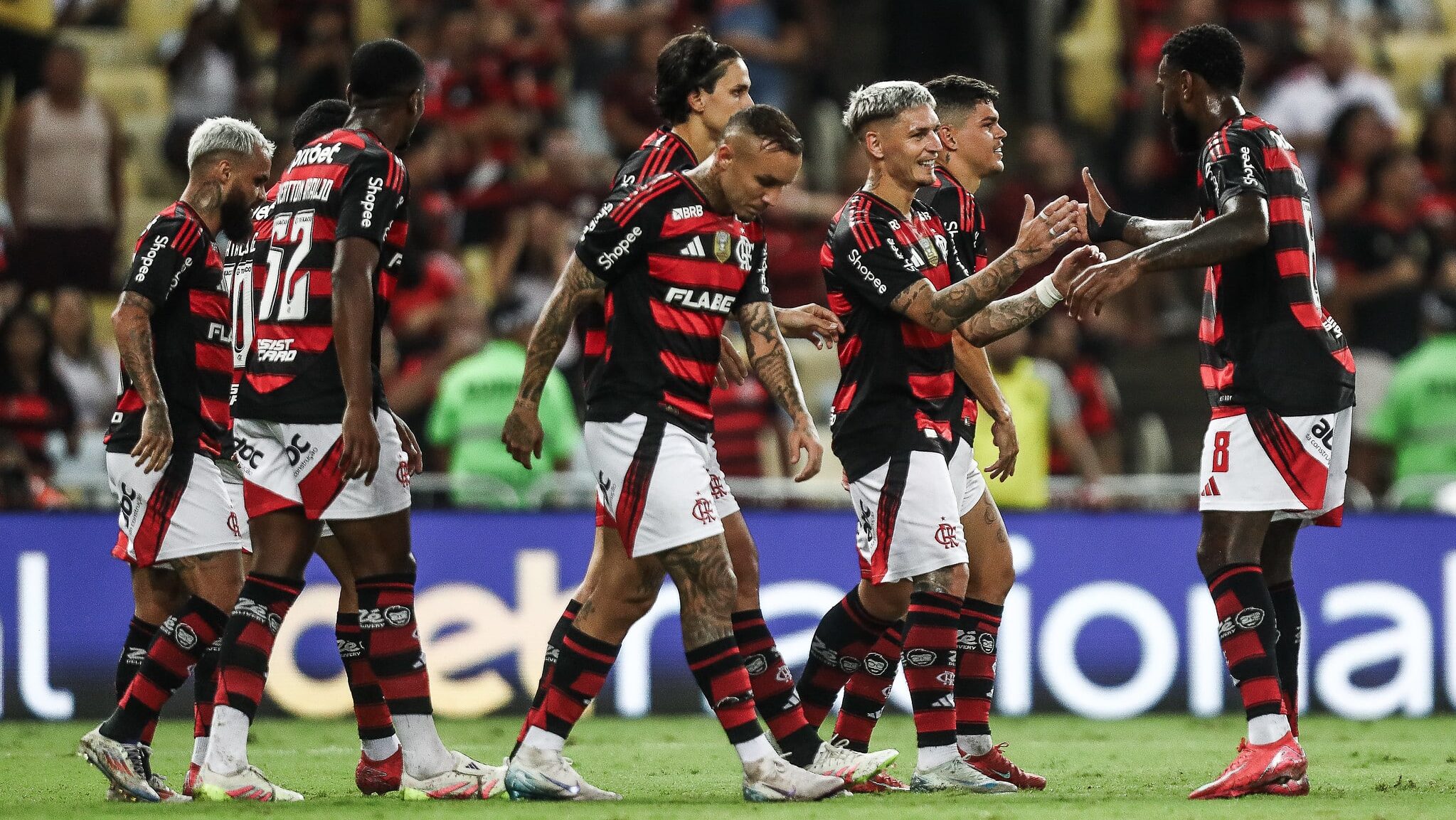 Jogadores do Flamengo contra o Botafogo-PB no Maracanã