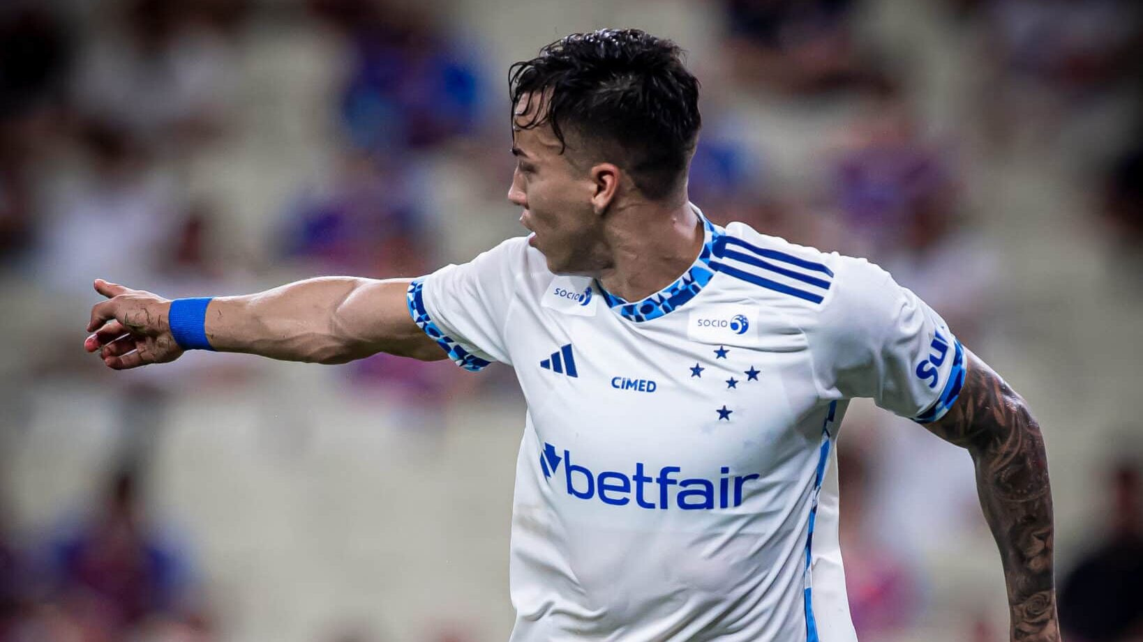 Kaio Jorge comemorando gol