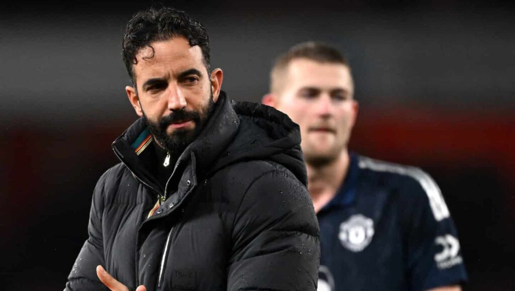 Ruben Amorim é o treinador do Manchester United - Foto: Shaun Botterill/Getty Images