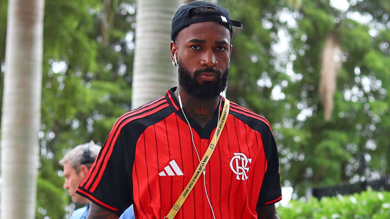 Gerson antes do jogo contra o Bayern de Munique