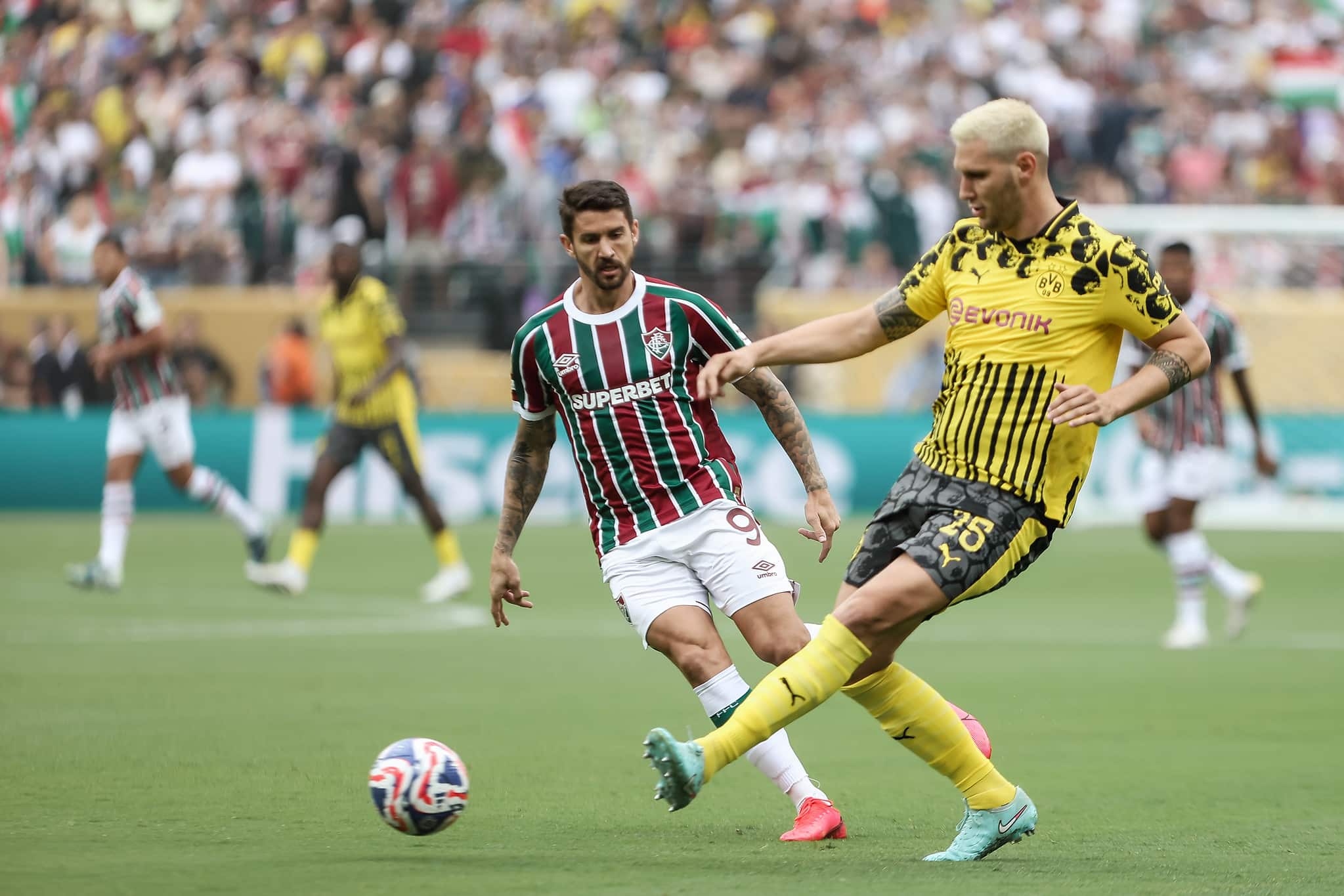 Fluminense e Borussia ficaram no 0 a 0