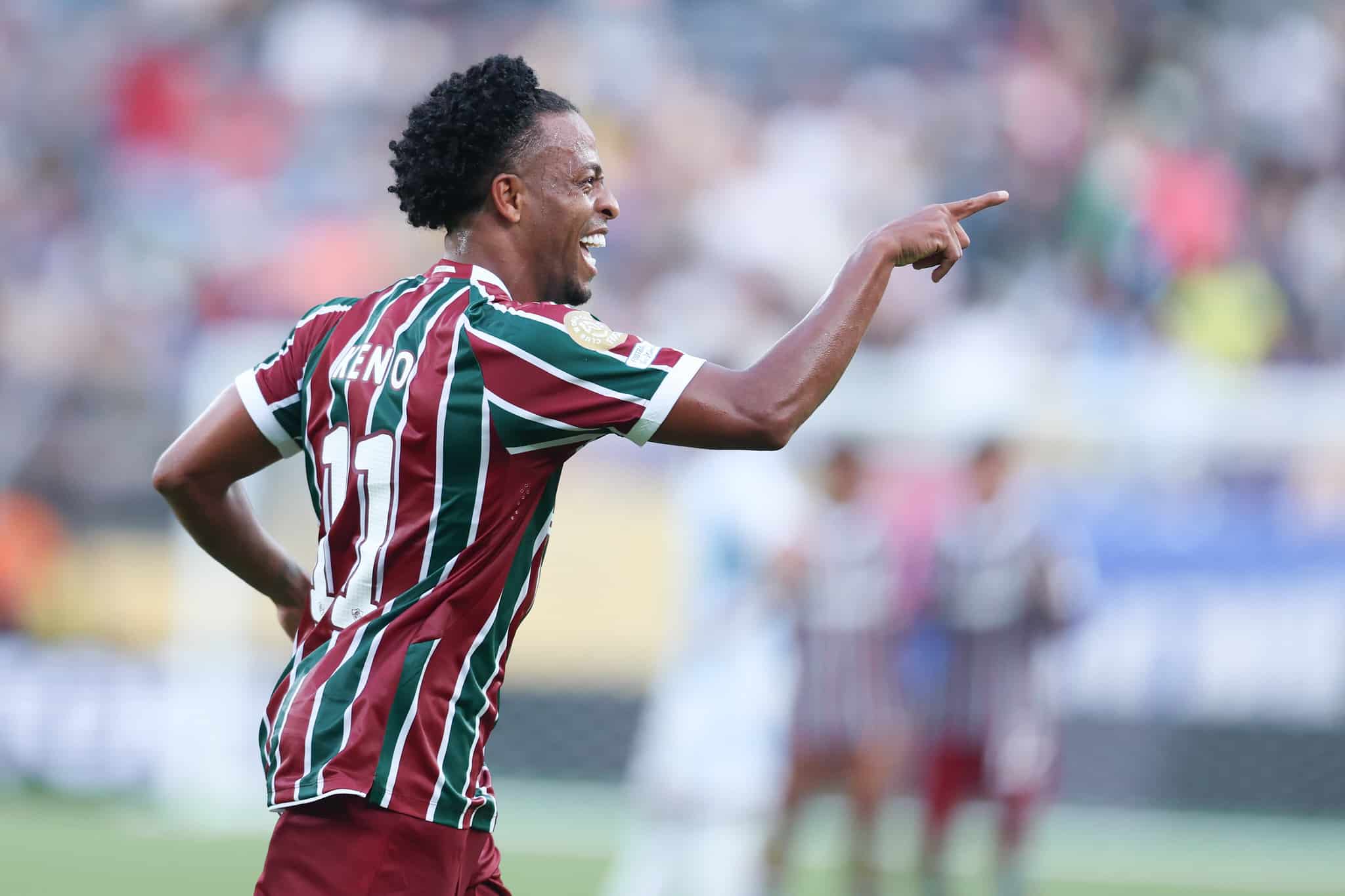 Keno comemora seu gol na vitória do Fluminense