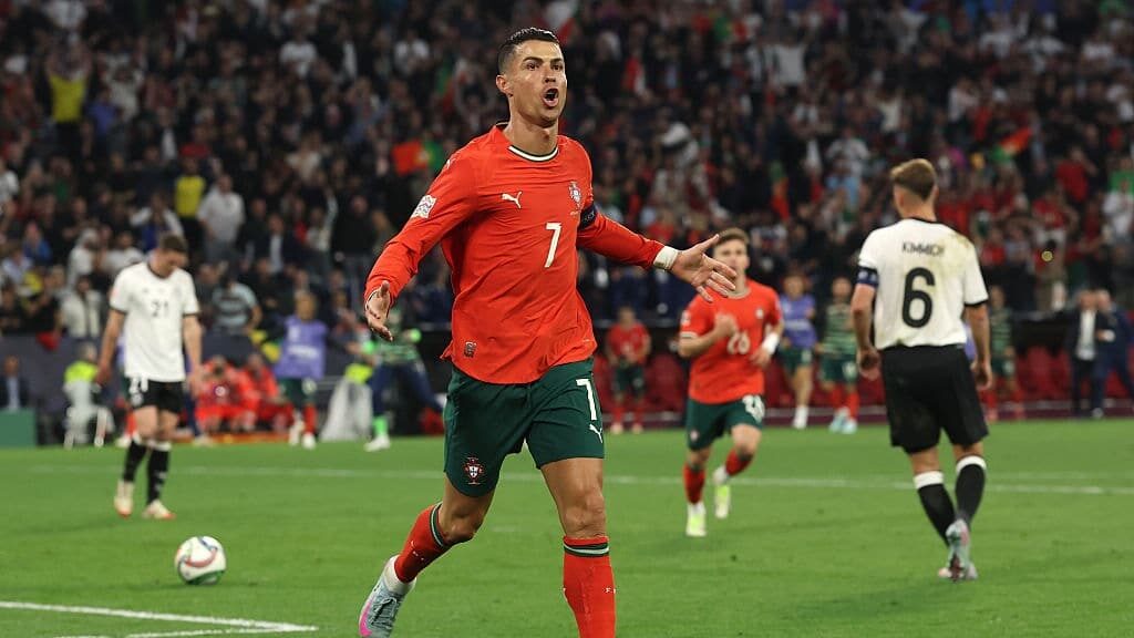 Cristiano Ronaldo comemorando gol por Portugal na Liga das Nações