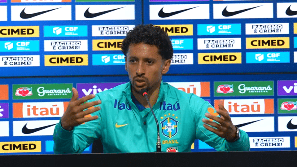 Marquinhos em coletiva na seleção brasileira
