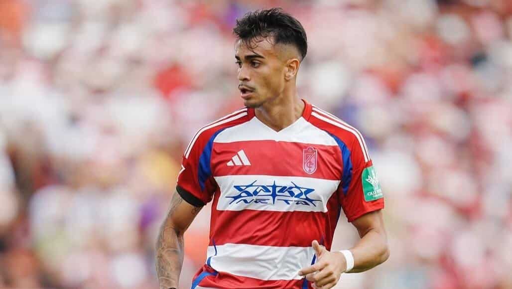 Reinier em ação pelo Granada, da Espanha