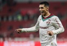 Serna comemorando gol do Fluminense contra o Inter