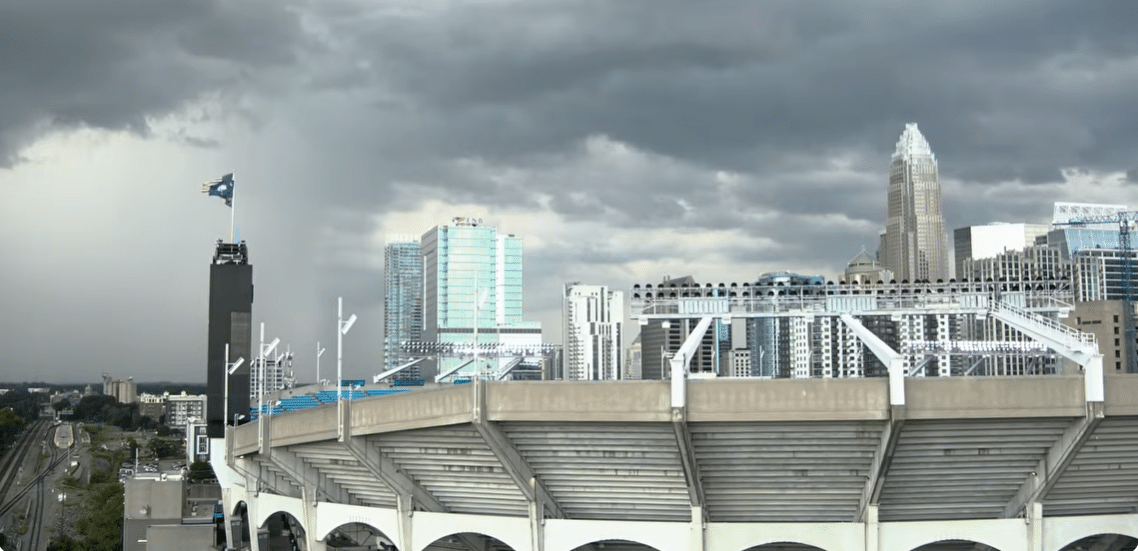 Jogo entre Benfica x Chelsea teve que ser paralisado por causa das condições climáticas - Reprodução / CazéTV