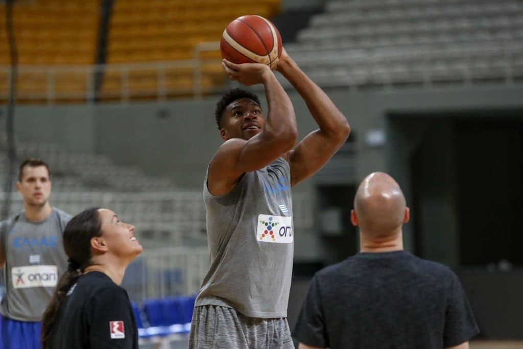 Jelena e Giannis Antetokounmpo