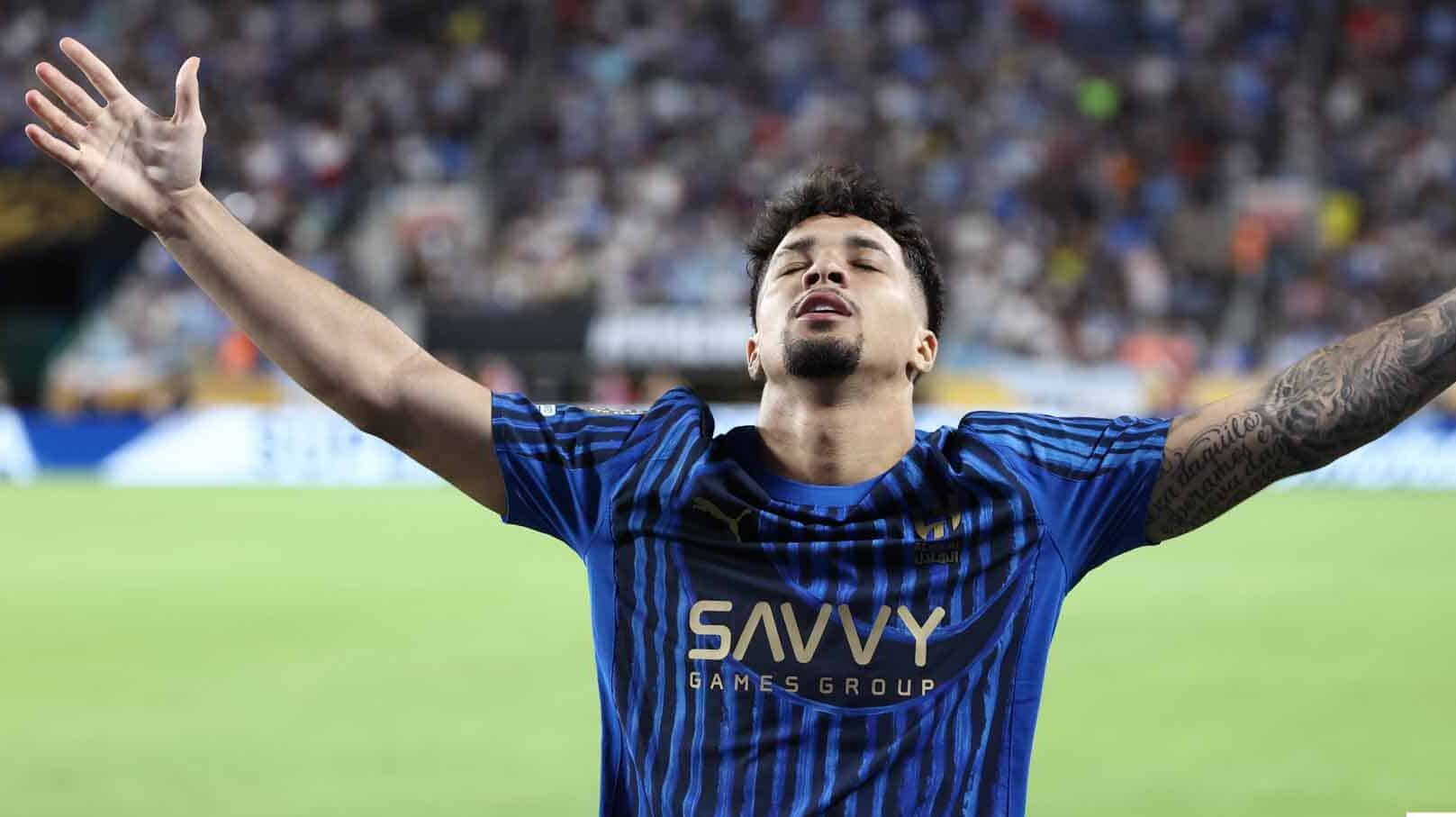 Marcos Leonardo de braços abertos