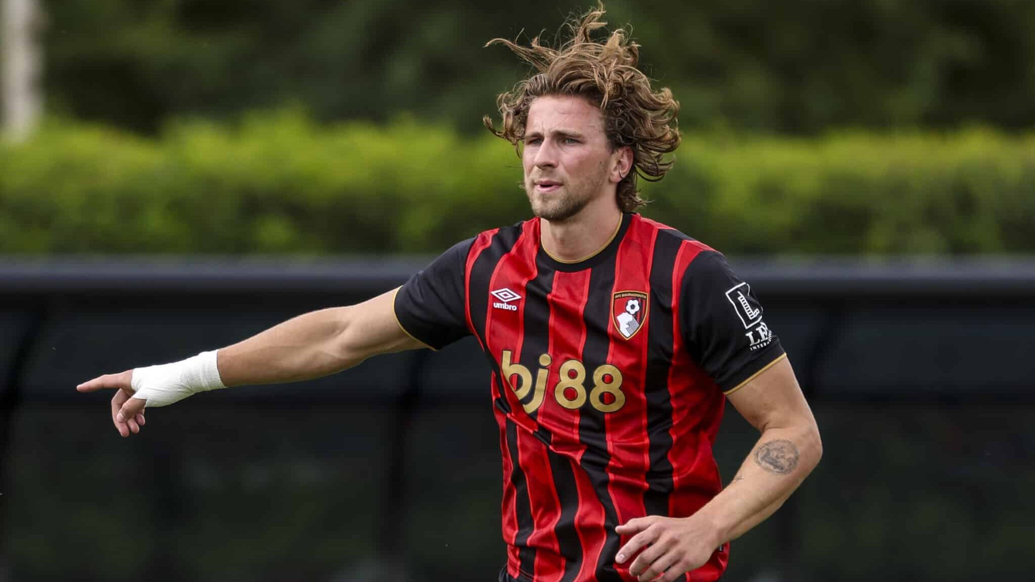 Illia Zabarnyi está na mira do PSG