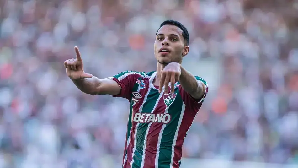 Alexsander pelo Fluminense