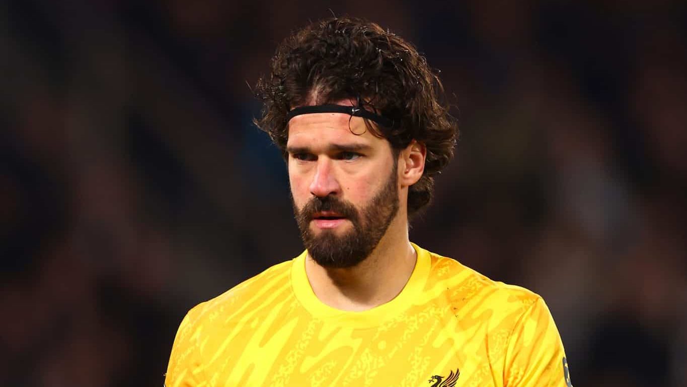 Alisson pelo Liverpool