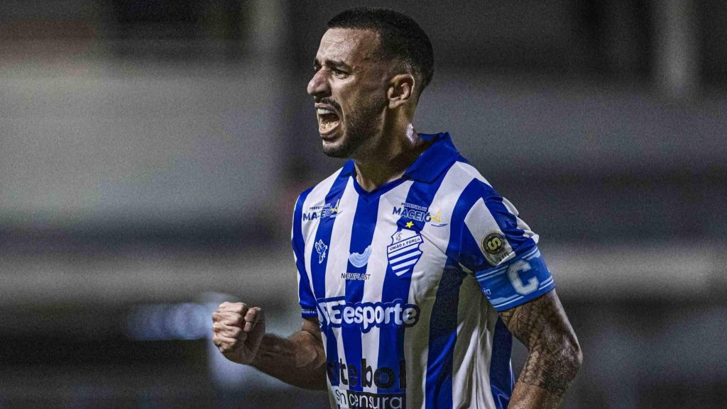 Camacho em ação pelo CSA