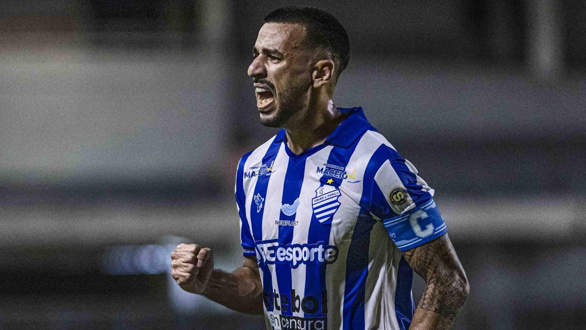 Camacho em ação pelo CSA