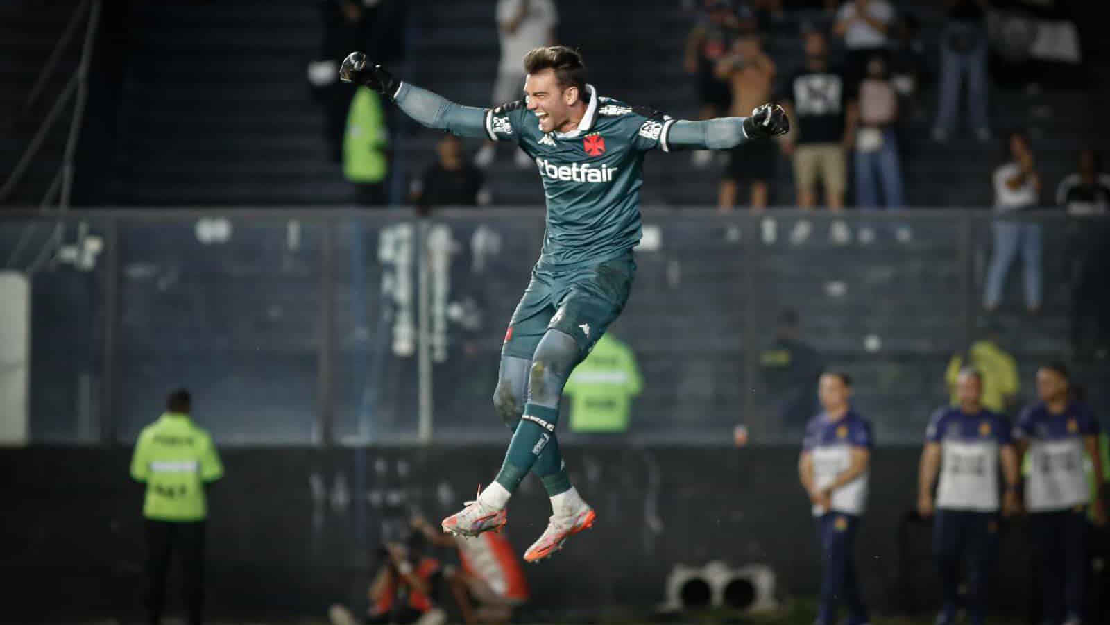 Léo Jardim será goleiro do Vasco até 2030 - Matheus Lima/Vasco