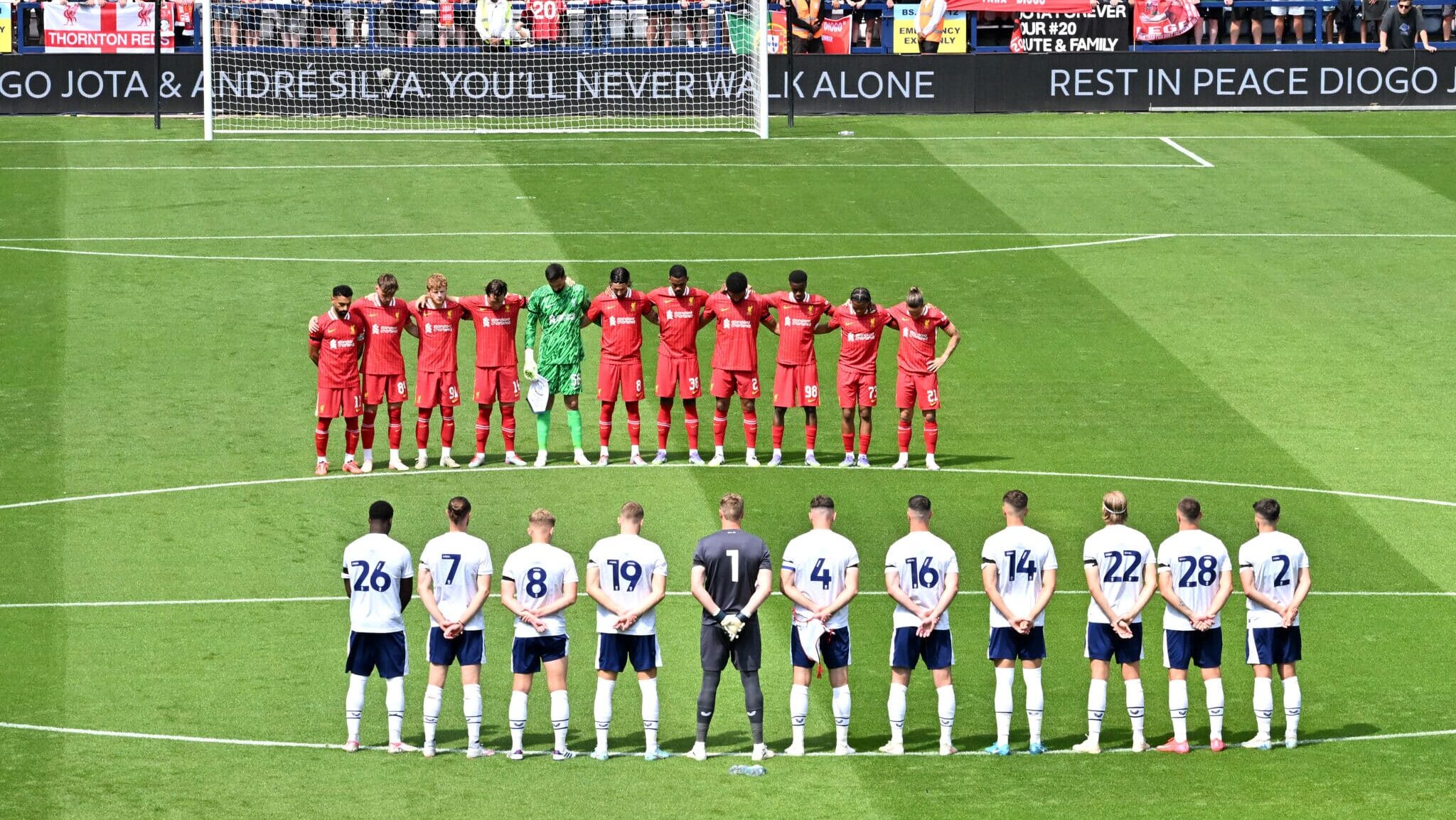 Liverpool e Preston em amistoso que homenageou Diogo Jota e André Silva