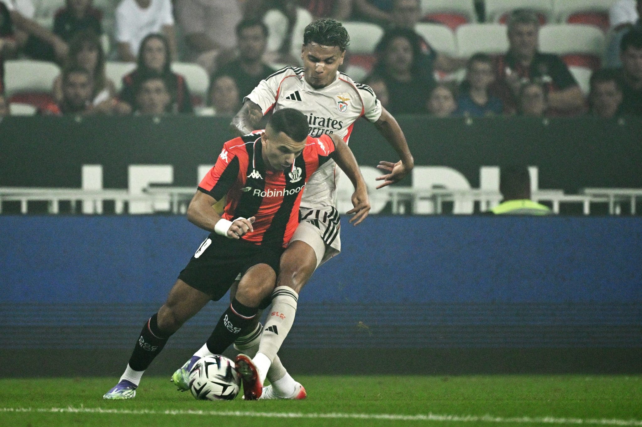 Richard Ríos em ação pelo Benfica