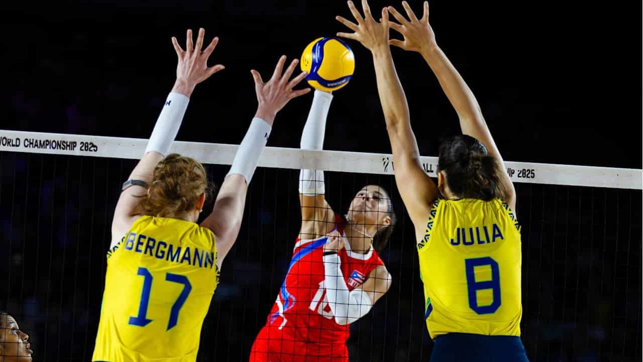 Julia Bergmann e Julia Kudiess bloqueando