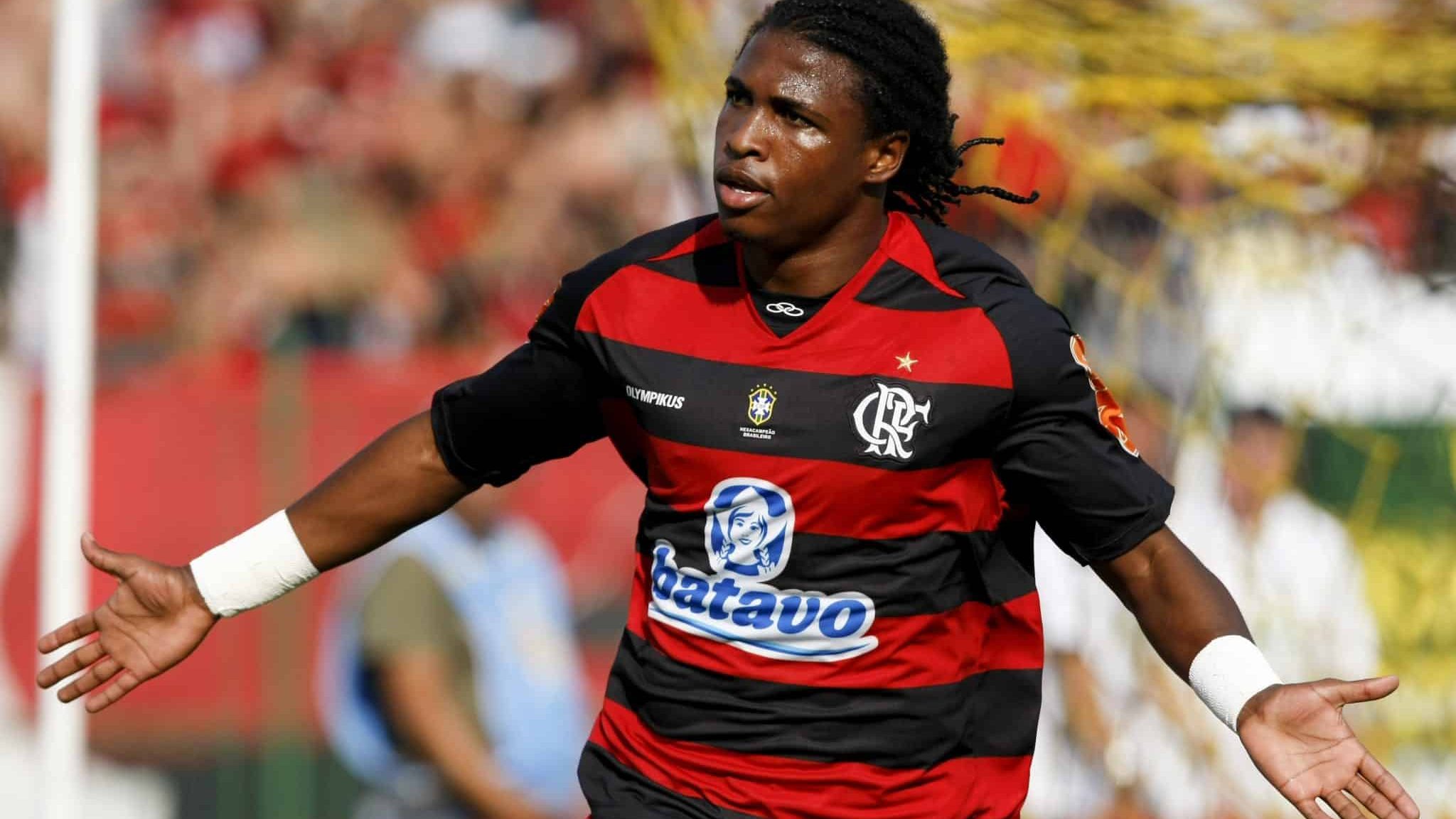 Diego Maurício comemora gol pelo Flamengo