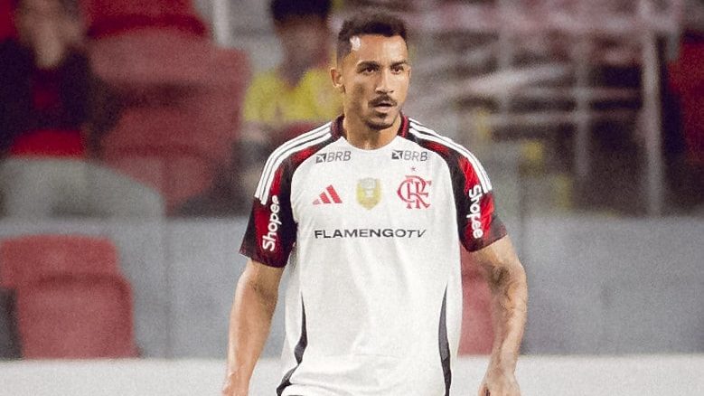 Danilo em ação pelo Flamengo