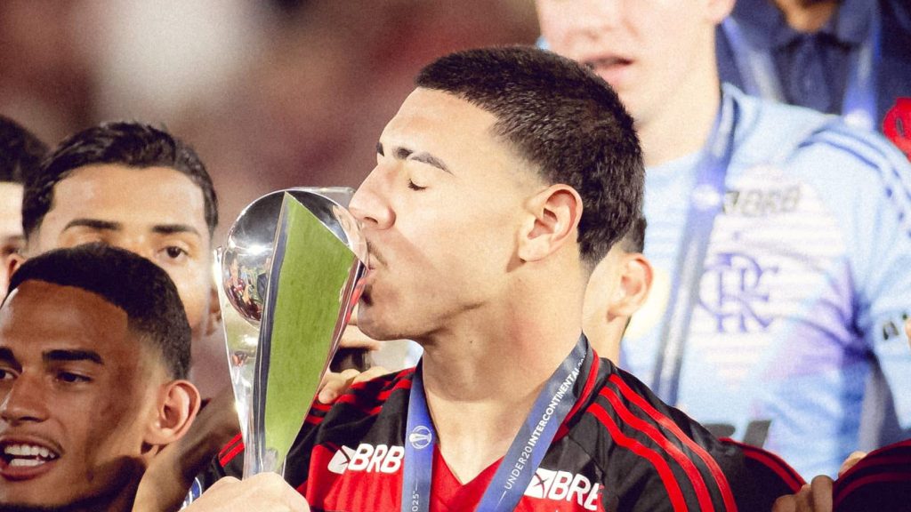 Iago, zagueiro sub-20 do Flamengo