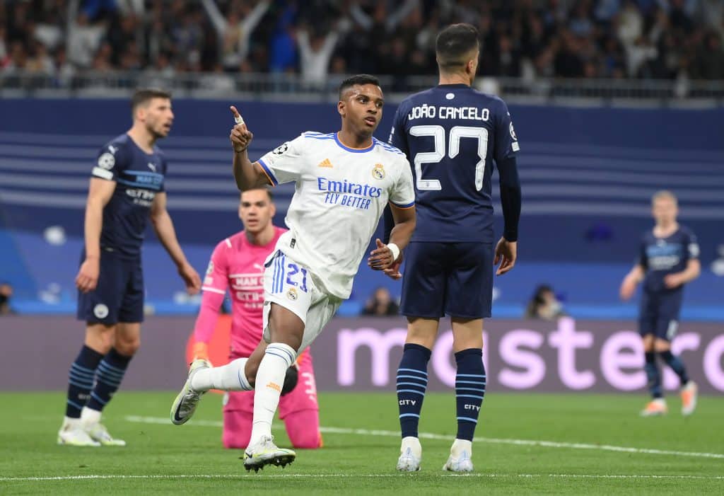 Rodrygo marcando contra o Manchester City