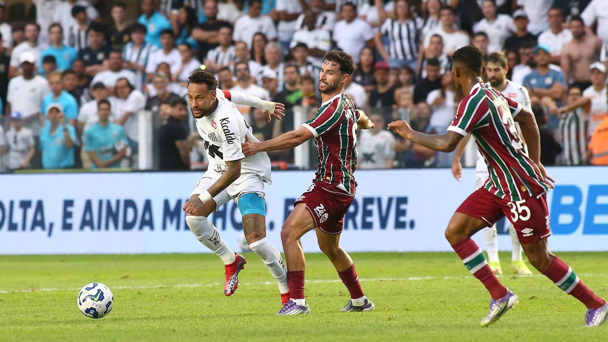 Neymar em campo por Santos x Fluminense