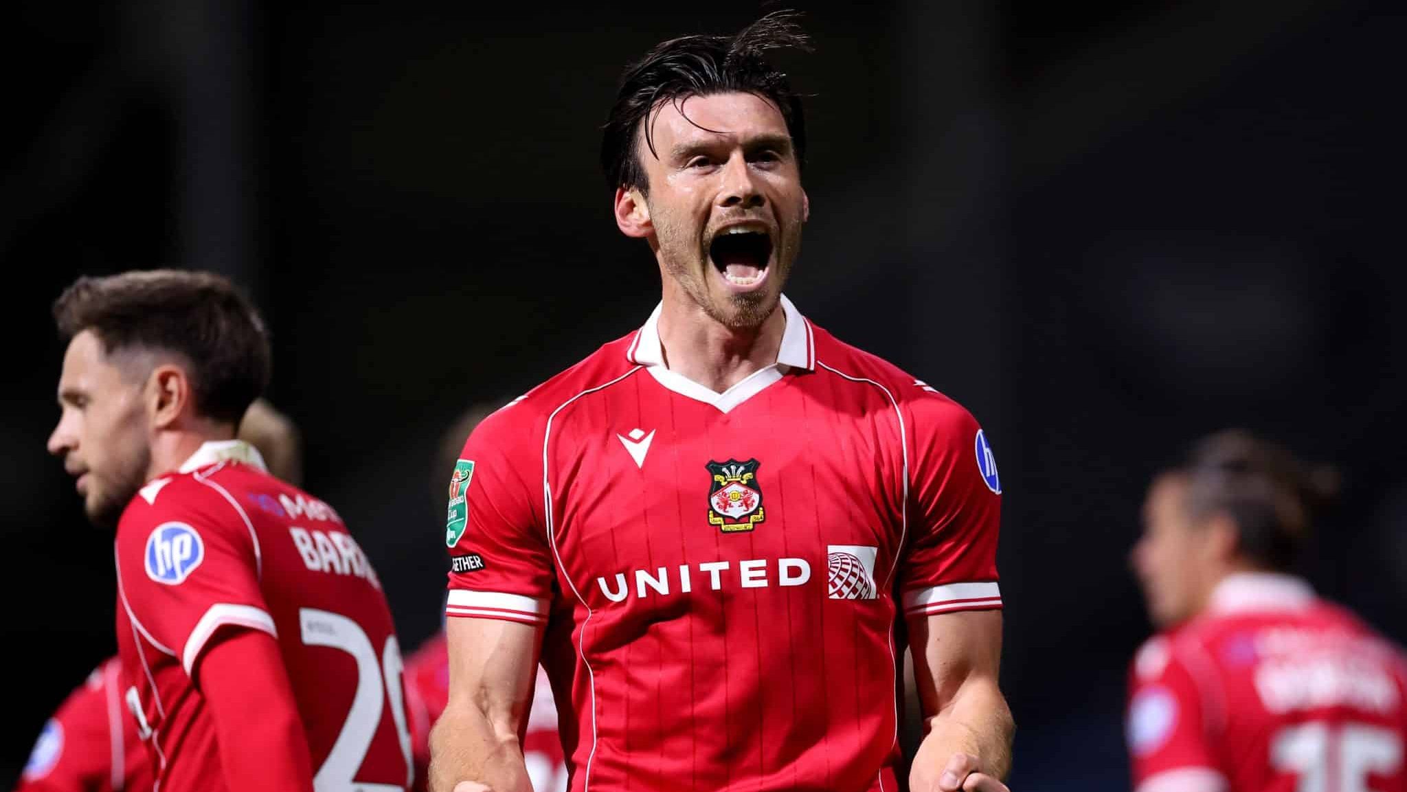 Kieffer Moore comemorando seu gol pelo Wrexham contra o Milwall - Alex Livesey/Getty Images