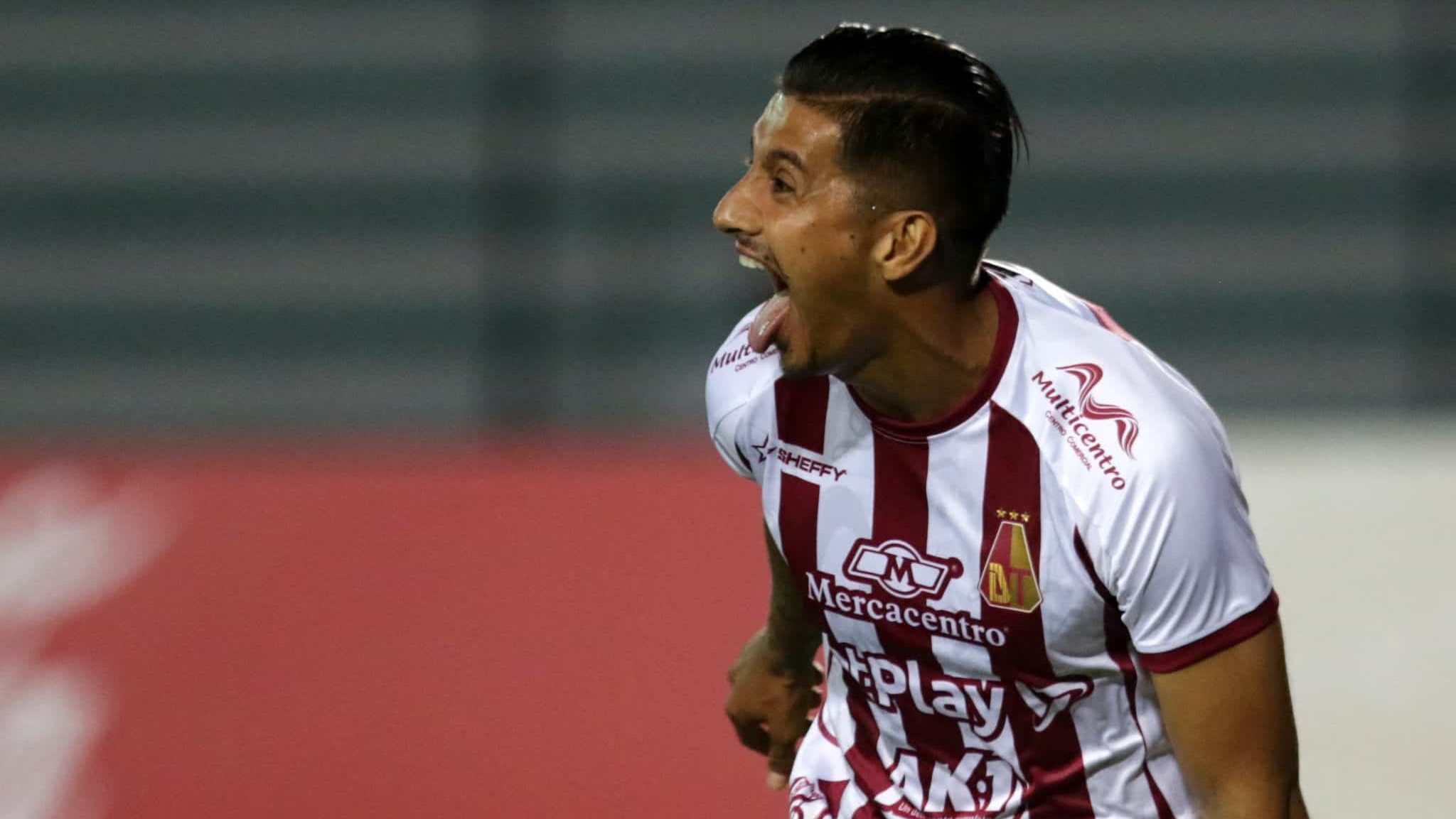 Yeison Guzman em ação pelo Tolima, da Colômbia - JUAN CARLOS HERNANDEZ/AFP via Getty Images