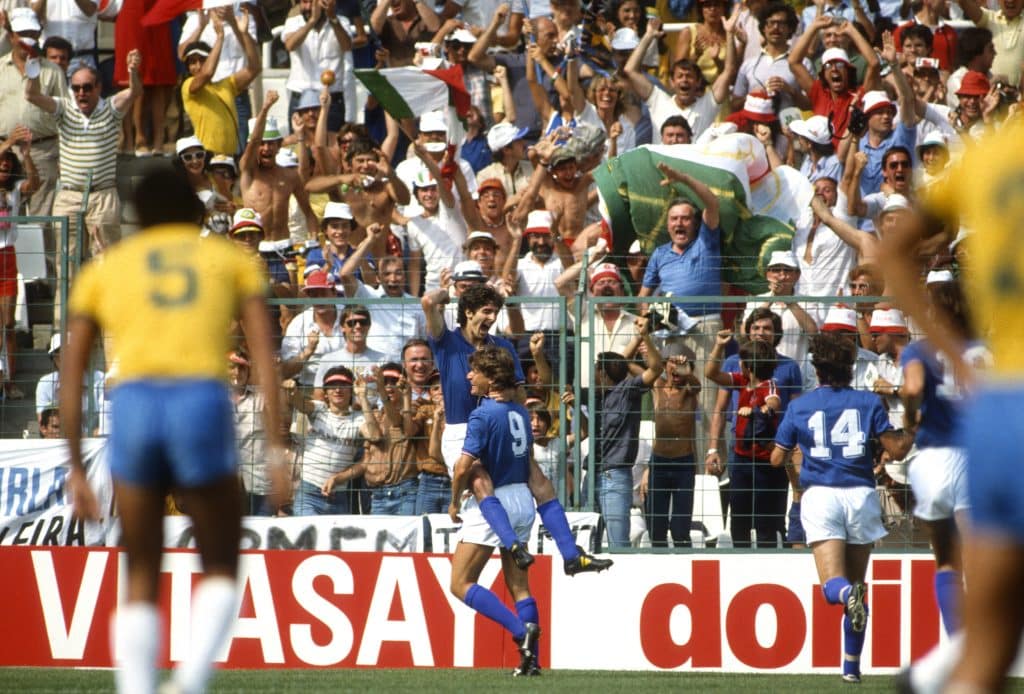 Paolo Rossi comemora gol da Itália sobre o Brasil em 1982