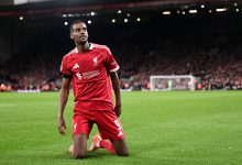 Isak em ação pelo Liverpool