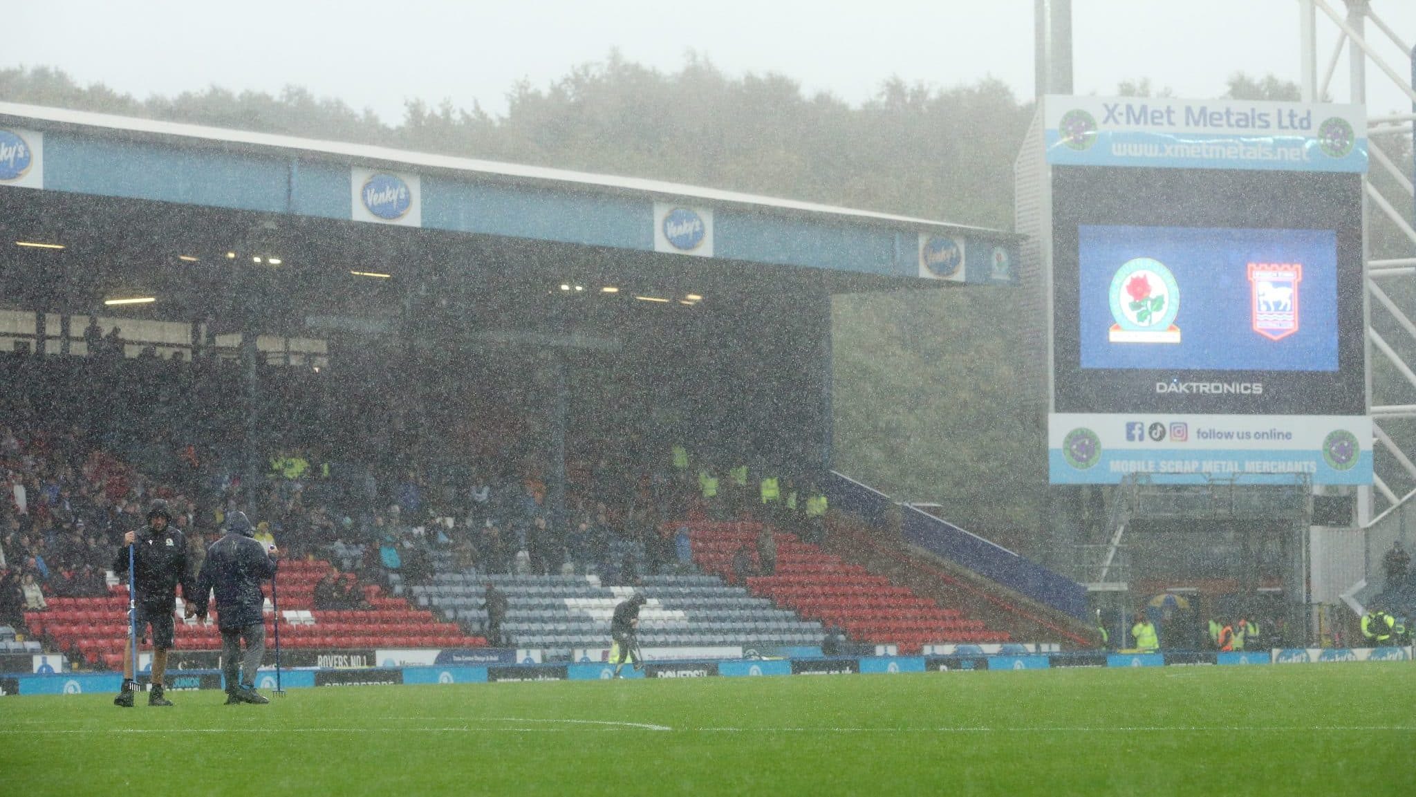 Blackburn Rovers x Ipswich Town foi cancelado após chuva - Rich Linley / CameraSport via Getty Images