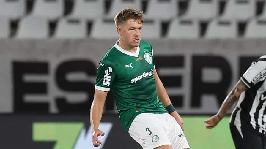 Bruno Fuchs em ação pelo Palmeiras