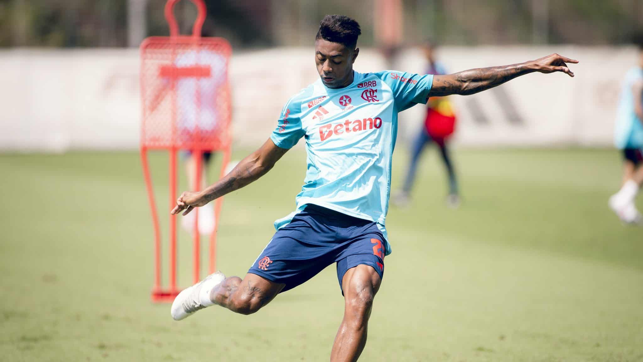 Bruno Henrique durante treino do Flamengo