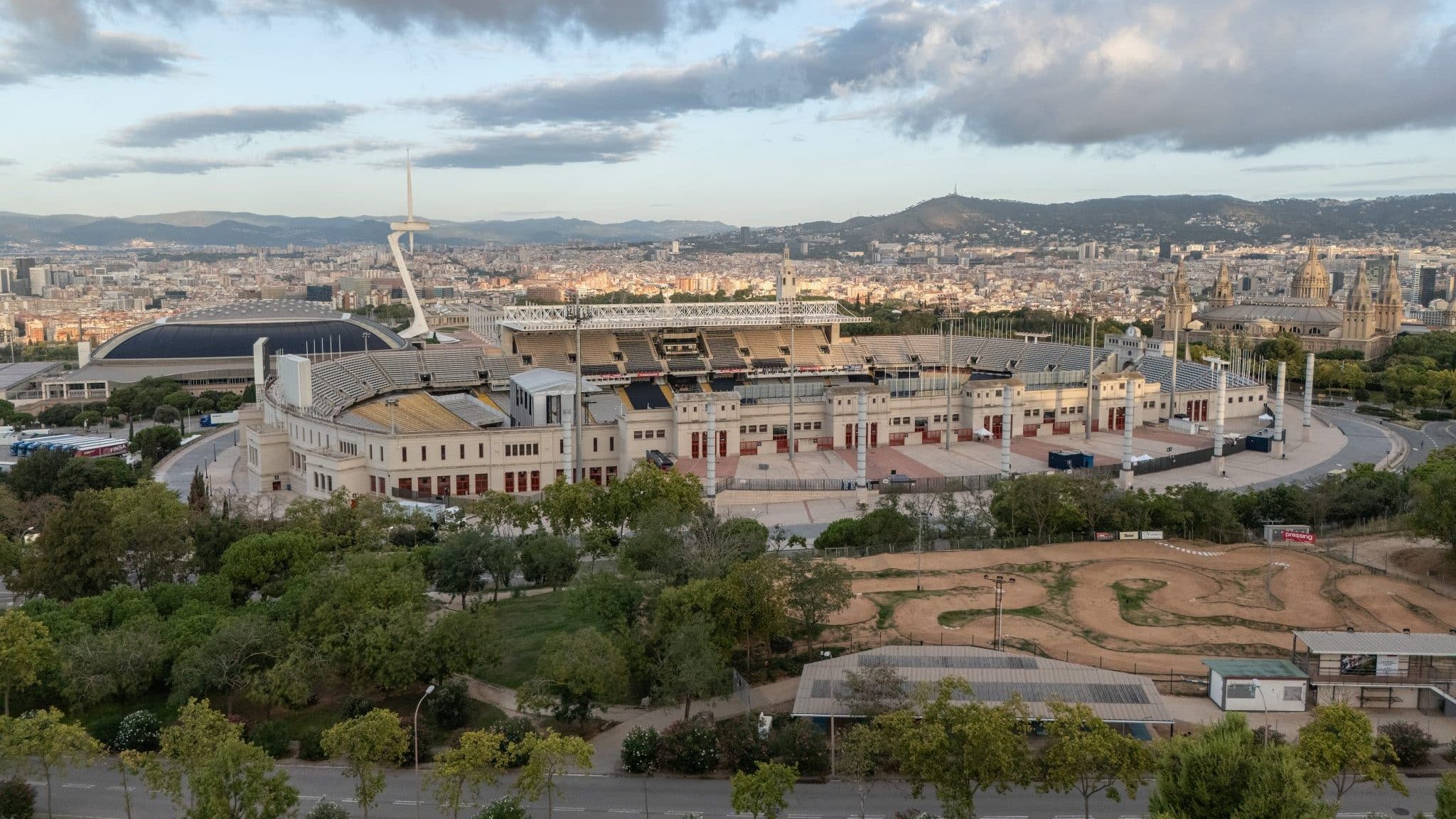 Estádio Olímpico de Montjuïc receberá Barcelona x PSG